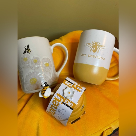 Other - It’s All About BEES….NWT
